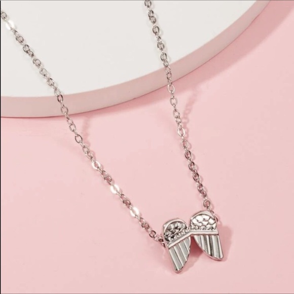💸FINAL PRICE DROP💸💕NWT Silver “Guardian Angel” Keepsake Necklace💕 - Picture 3 of 7